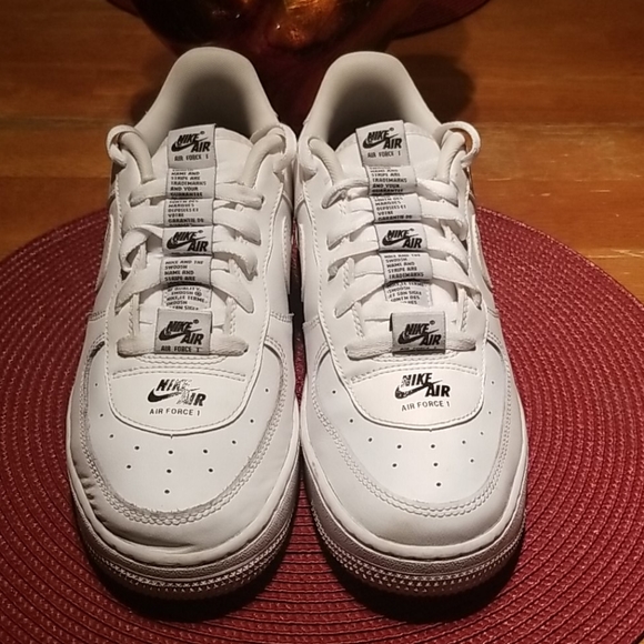 Nike Air Force One AF1. Size 8.5 - Picture 6 of 12